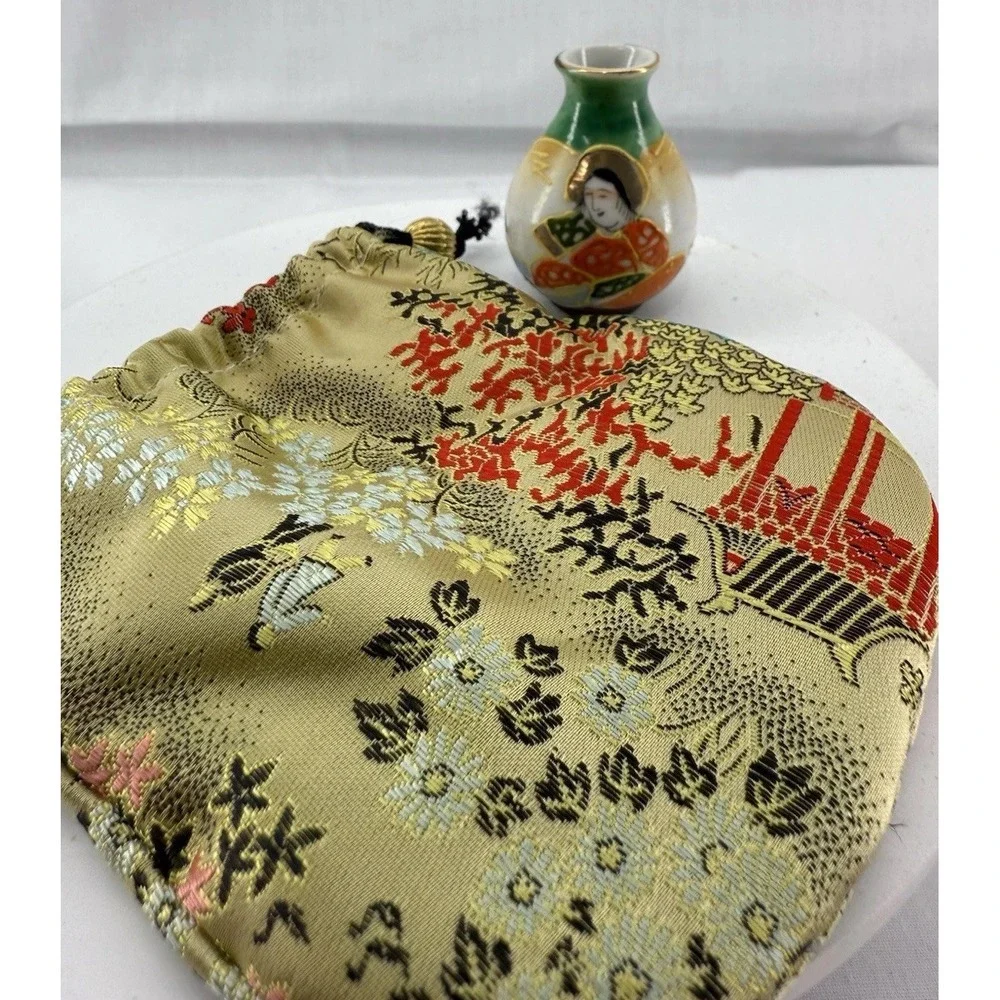 Miniature Vase w/‎ Geisha Motif + Brocade Pouch 2